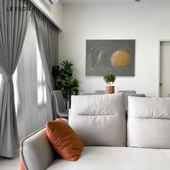 Apartment Sunway Gandaria 3br Full Ac W/ Pool Wi-fi Netflix